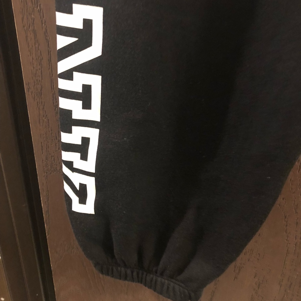 VS Pink Sweats - Picture 3 of 7